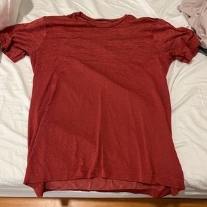 Large men’s lulu workout shirt